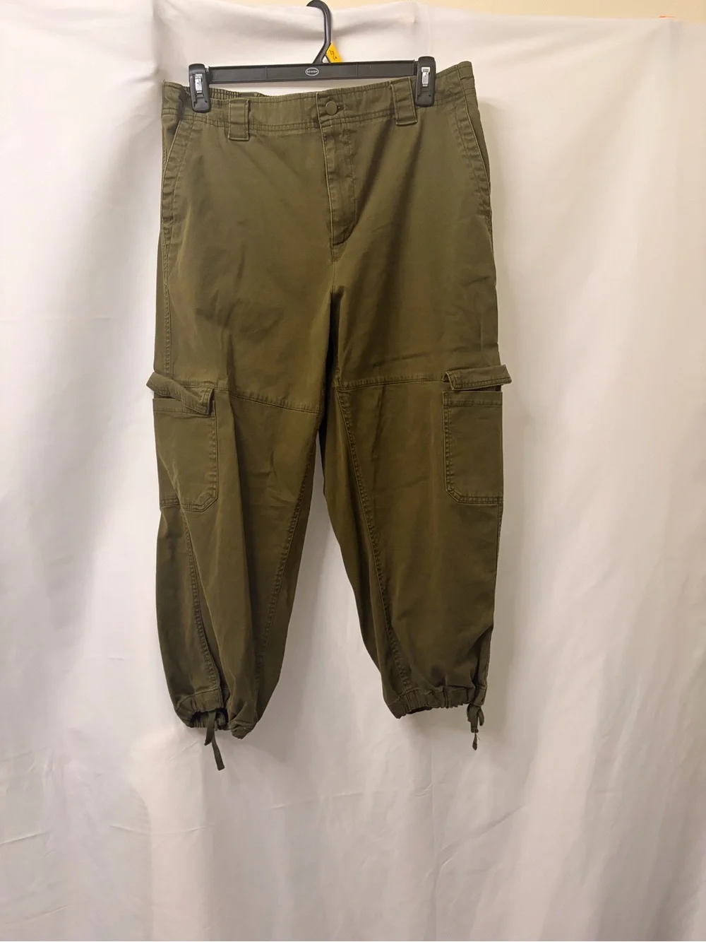 Old Navy Olive Green Balloon Cargo Jogger Pants - Picture 3 of 16